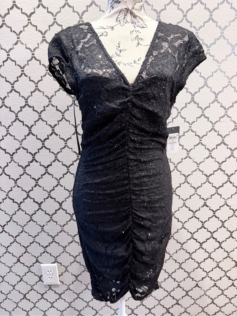 NWT GUESS Ariel Sequined Lace Ruched Mini Dress Black M